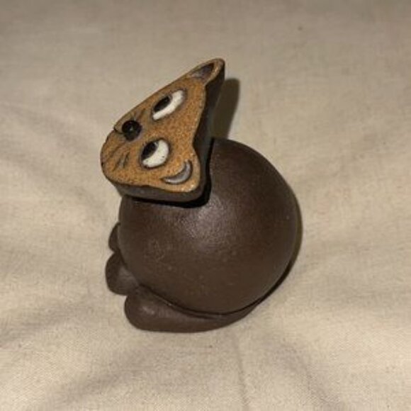 Mid-Century Ceramic Pottery Cat by Marianne Suda, Handmade Signed 1 7/8" H - Picture 2 of 5